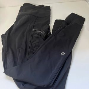 Lululemon leggings and Crewsocks